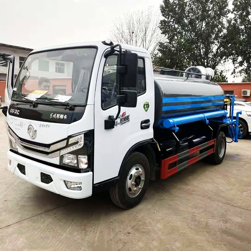 5方灑水車(chē)